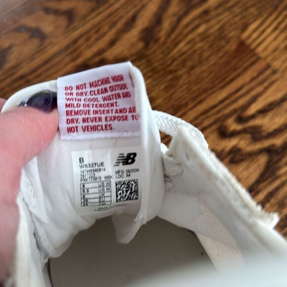 New Balance 327 COLOR
Angora/Sea Salt - Picture 8 of 8